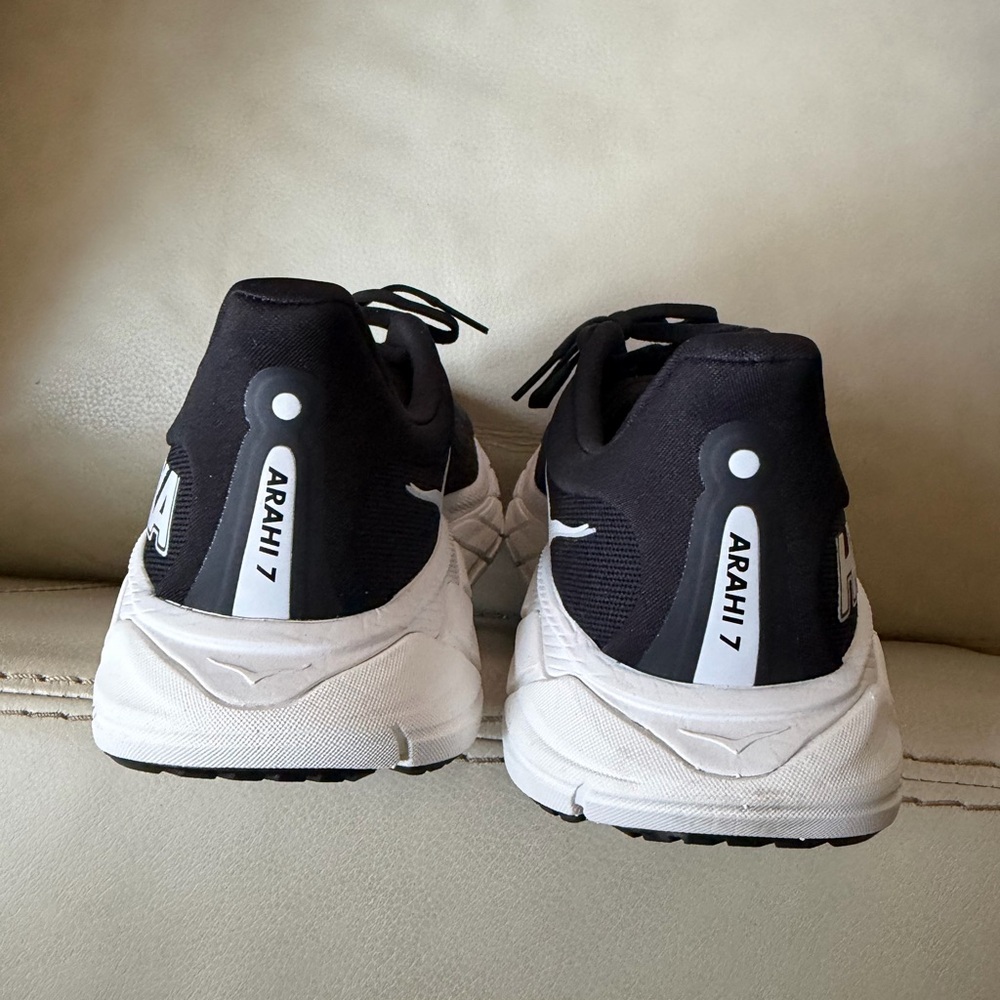 Hoka Arahi 7 Black and White Athletic Shoes